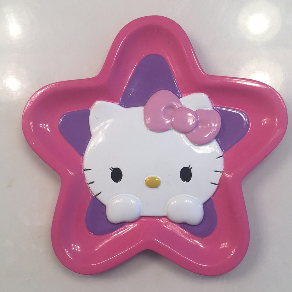 A Hello Kitty soap dish